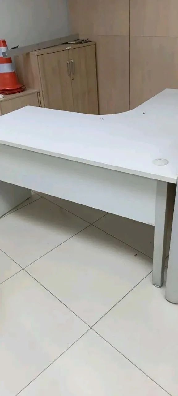 Vendo 2 birôs