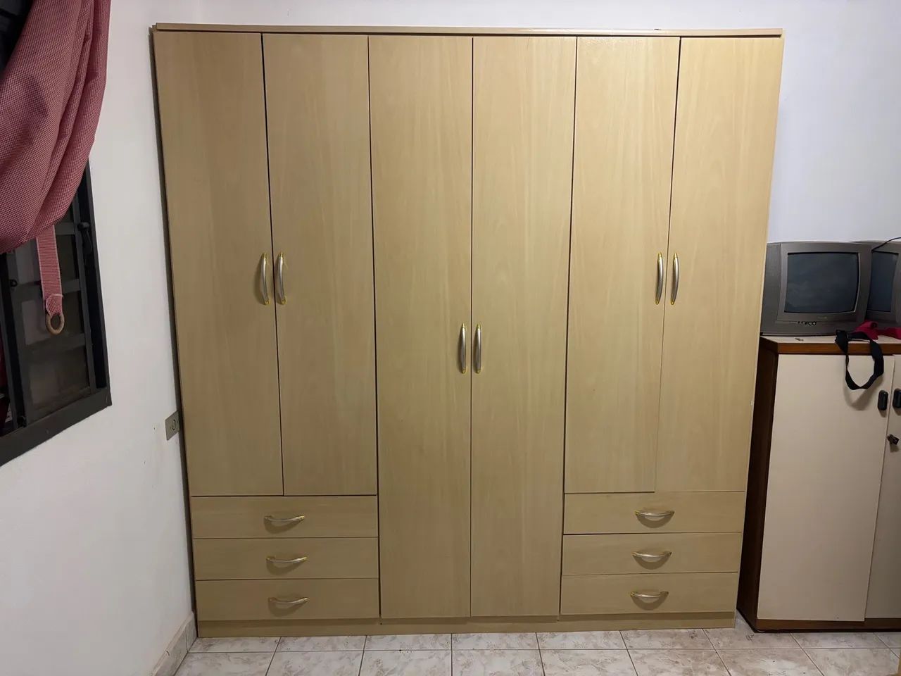 Guarda-Roupa Grande 6 Portas e 6 Gavetas