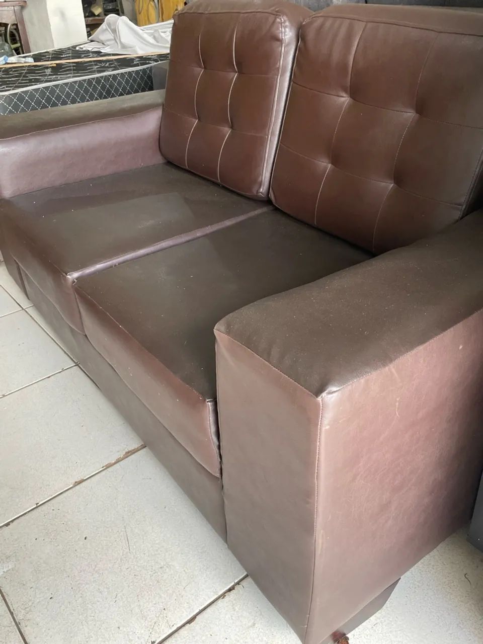Sofá de 2 lugares no curvam