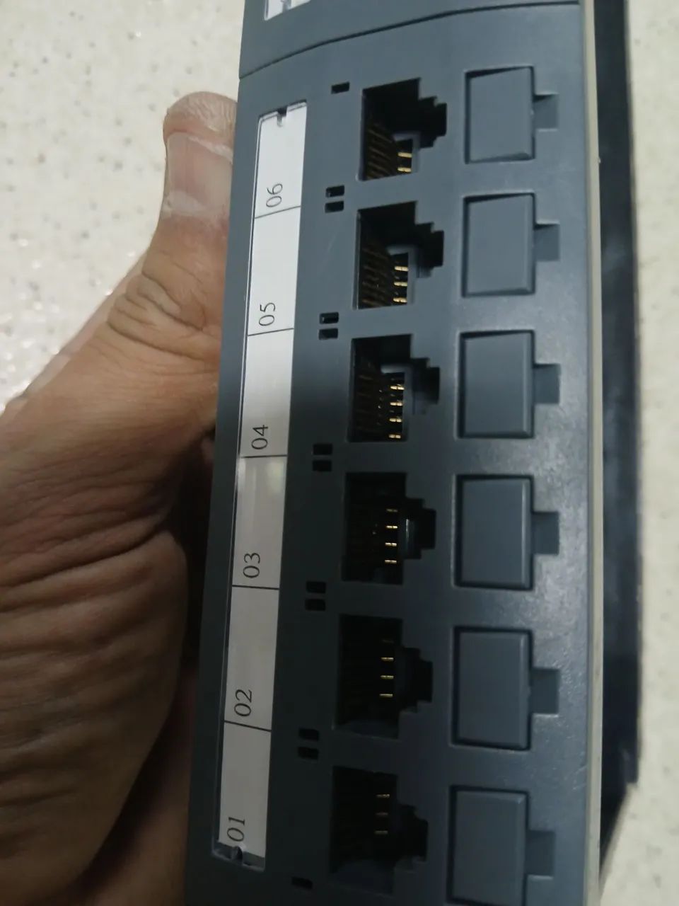 PATCH PANEL FURUKAWA CAT6 - Foto 4