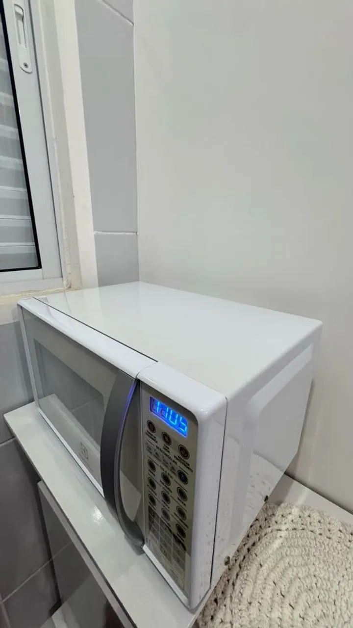 Microondas Eletrolux 20L - Foto 2