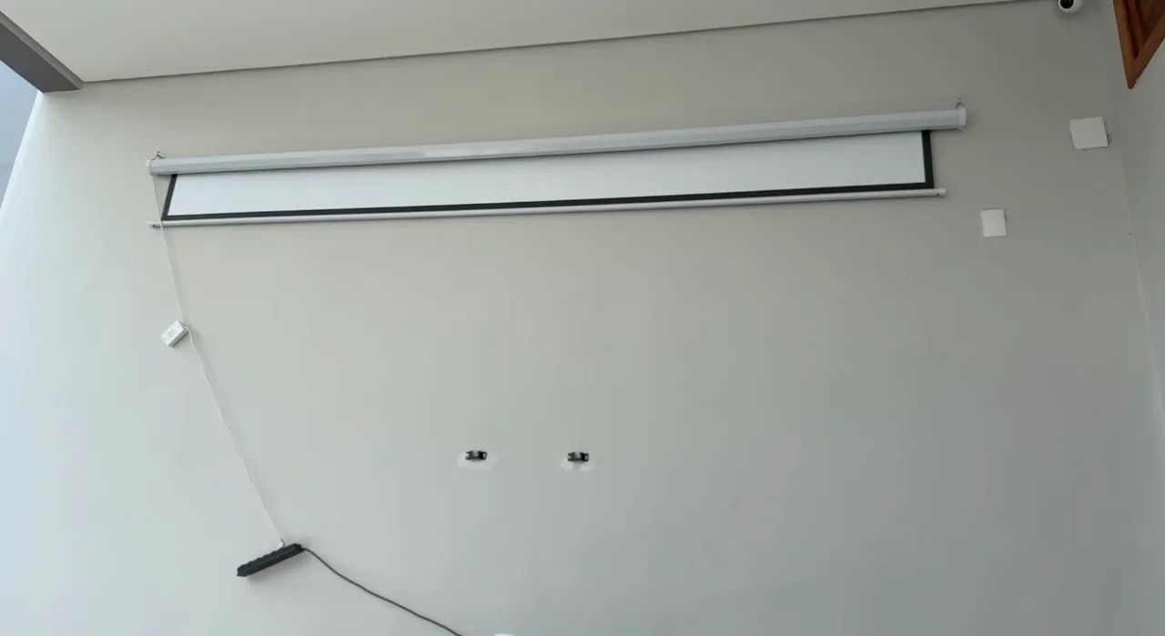 Tela de projeção projetor elétrica com controle 150? polegadas 220v (novo) - Foto 5