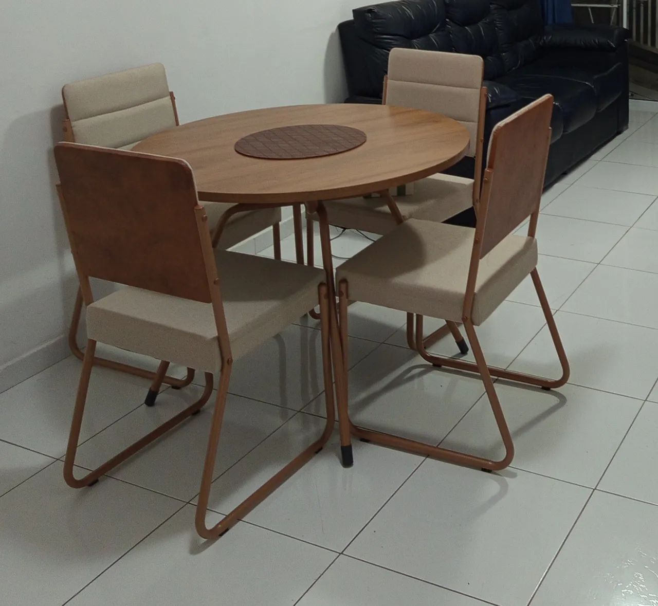 Mesa 4 cadeiras Carraro