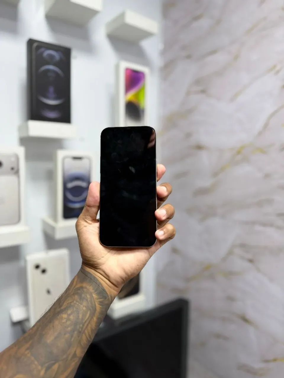 IPHONE 16 PRO MAX 256GB<br>R$ 5.699,00 NATURAL - Foto 5