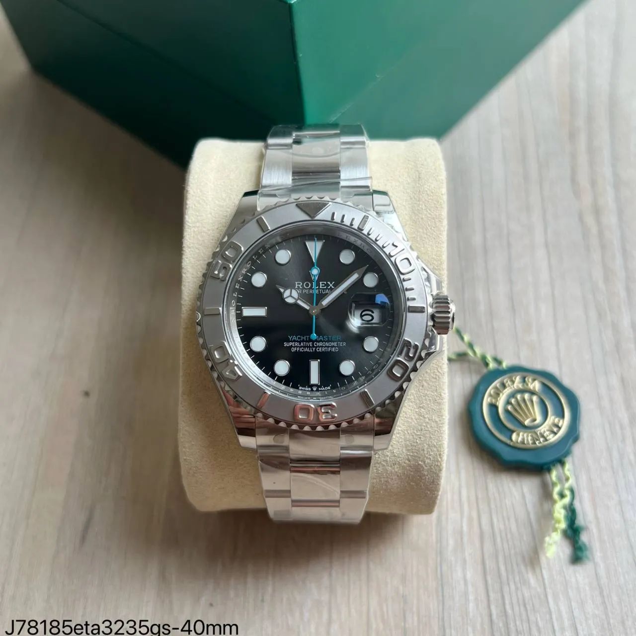 Relógio  Yatch Master 1 - ETA S/C - PULSEIRA PRATEADA E  FUNDO PRETO 