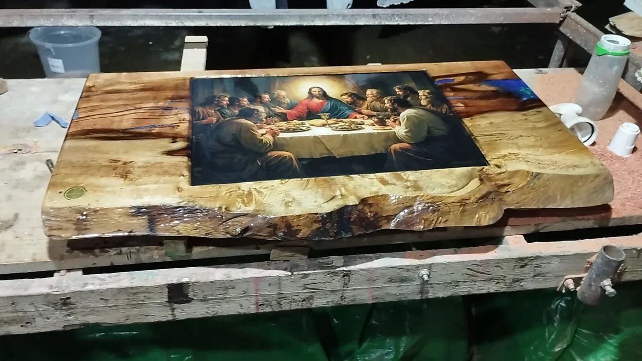 Tábuas e mesas em resina
