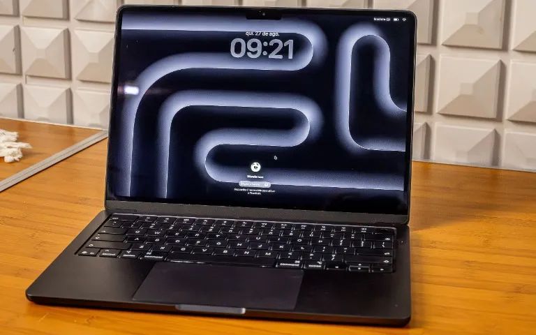 MacBook Air M5 PRETO (Midnight) - Foto 3