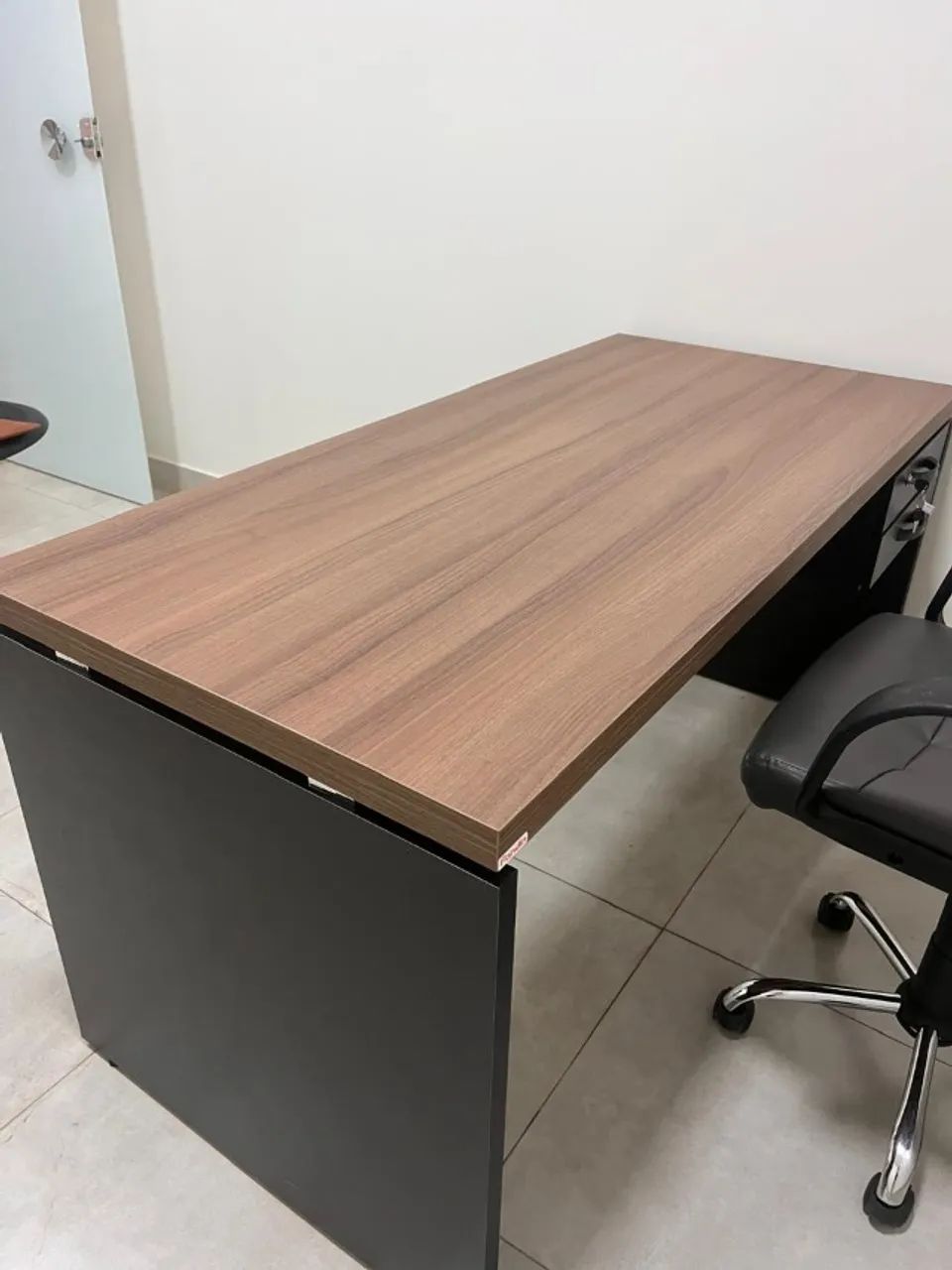 Mesa de Escritório - Com Gaveta com Tranca - Foto 2
