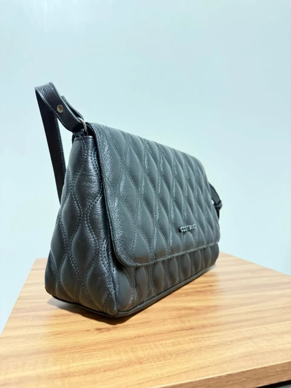 Bolsa em couro legítimo na cor preta - Foto 2