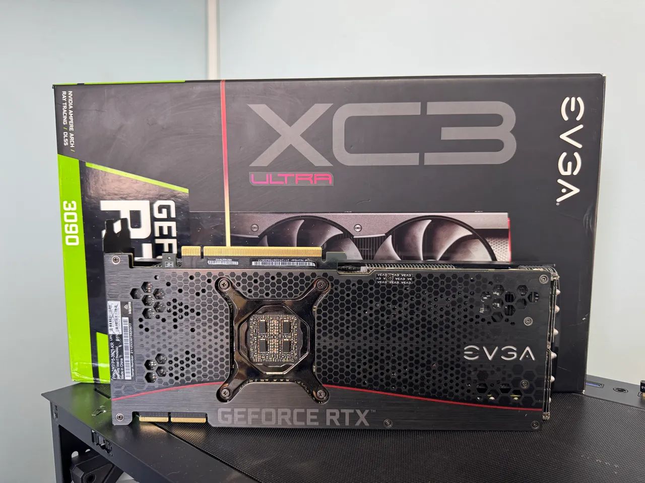 EVGA GeForce RTX 3090 XC3 ULTRA GAMING - Foto 2