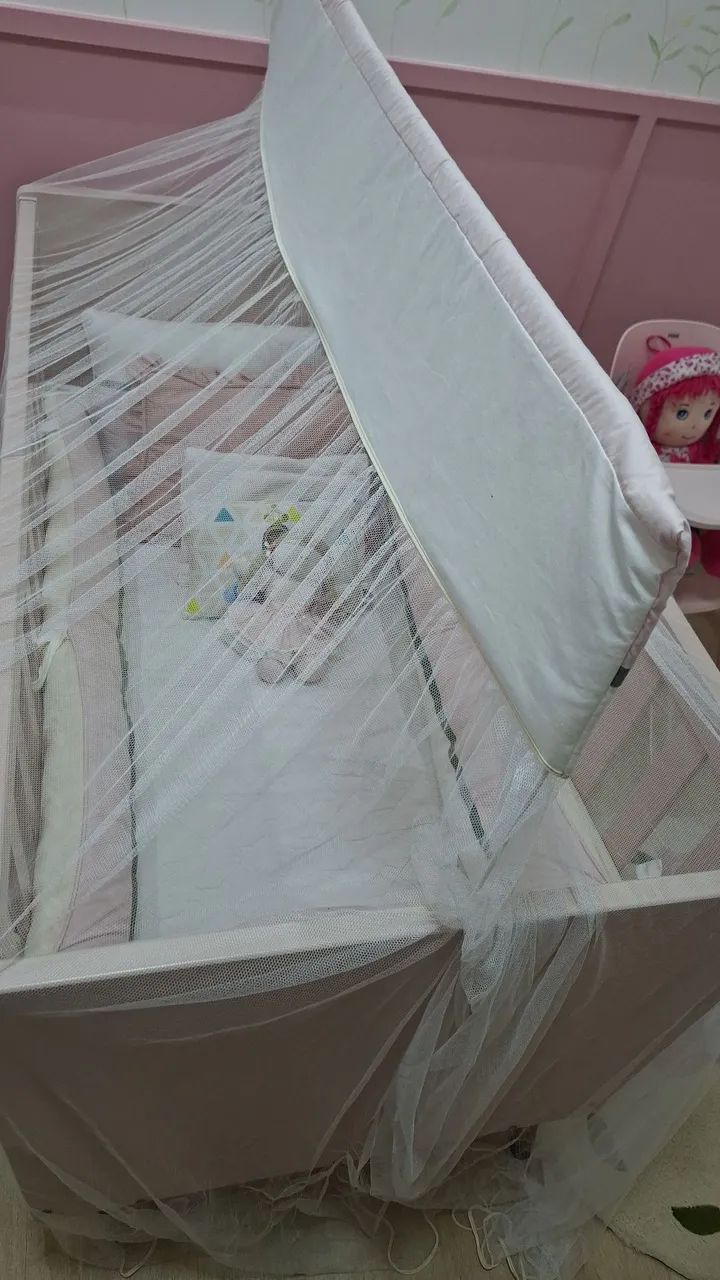 Vendo lindo berço com cômoda design moderno e prático. Ideal para o quarto seu filho(a) - Foto 5