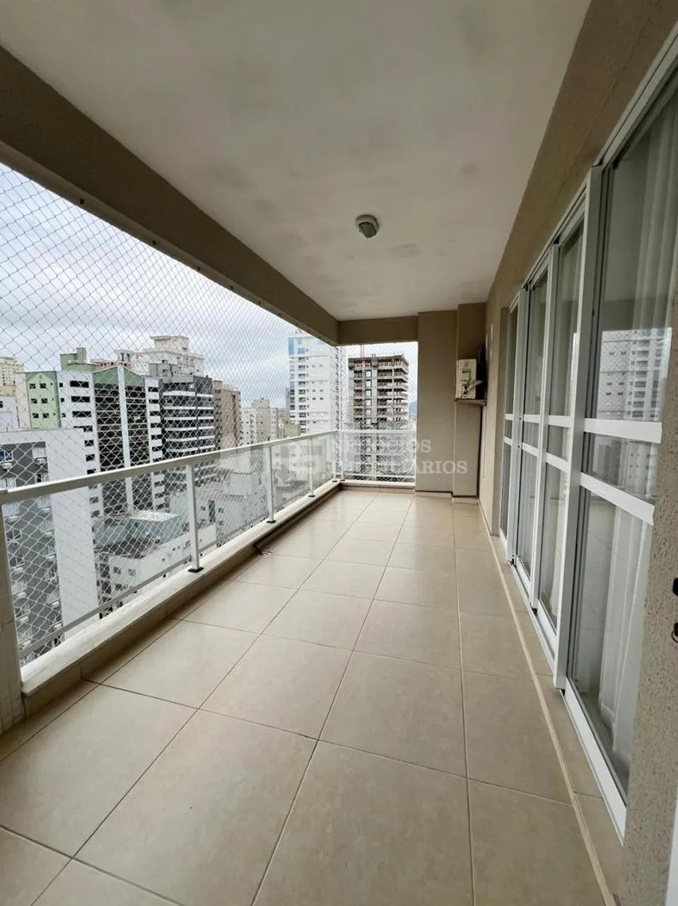 APARTAMENTO EM MEIA PRAIA - Foto 3