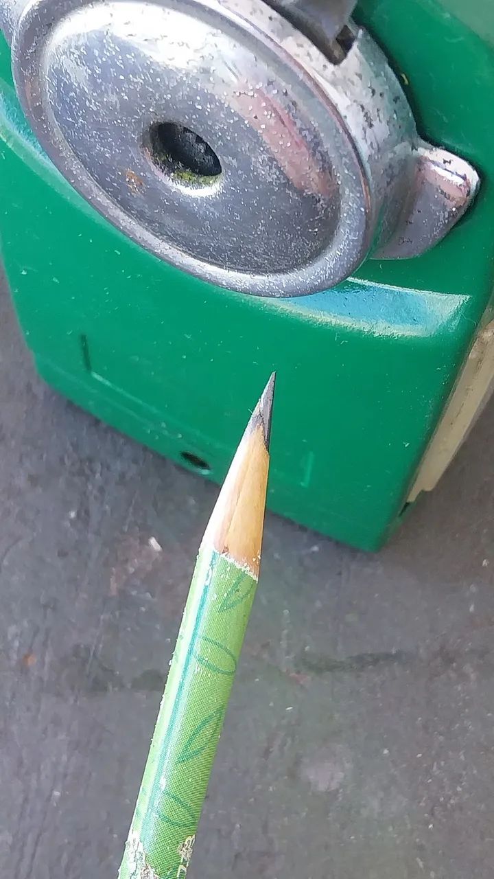 Apontador antigo para lápis. - Foto 3