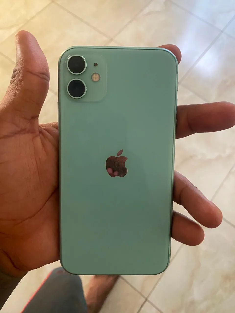 Vendo ou troco iPhone 11 - Foto 4