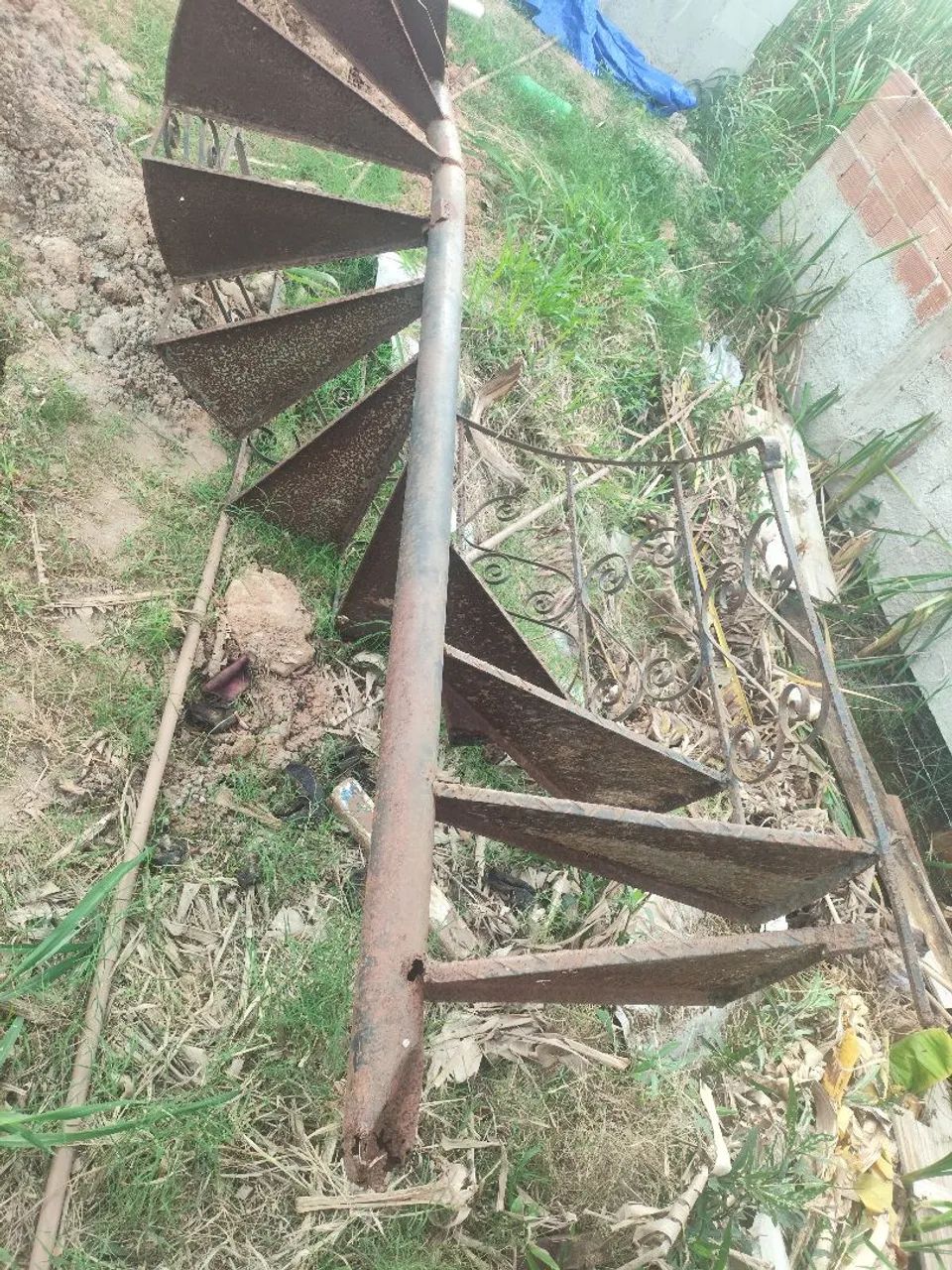 Escada de ferro caracol  - Foto 3