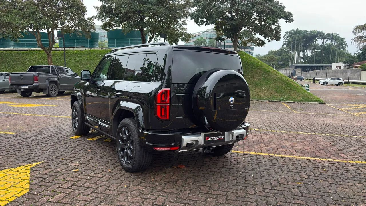 Denza B5 4WD, foto 7 de 14