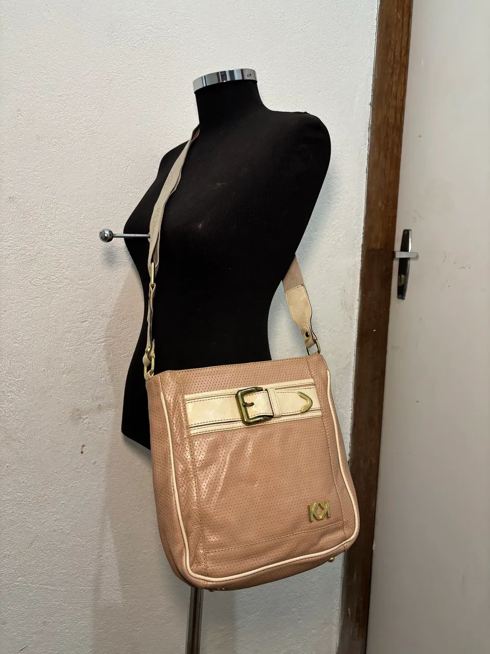 Bolsa TransversalFeminina em  Couro Legítimo - Bege  - Foto 4