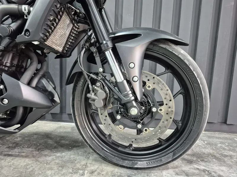 Yamaha MT-03 300 cc  - Foto 3