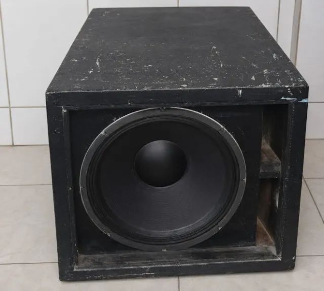 Par Caixa Trapezoidal 18 Polegadas + Alto Falantes Alpha Khromus 1000w Rms