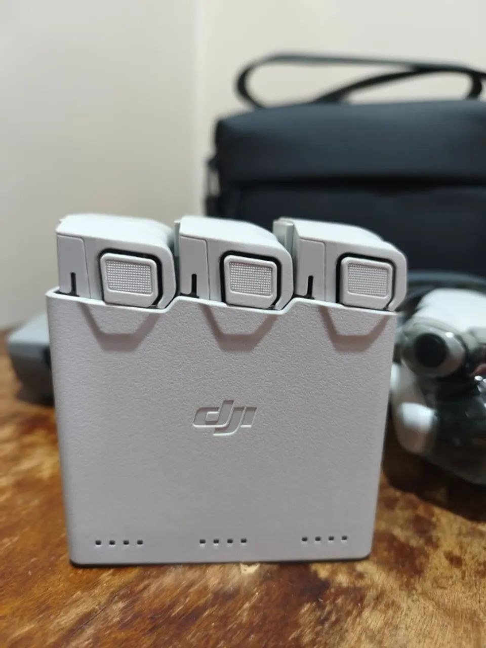 Drone DJI Mini 4 Pro Fly More Combo Plus + Protetor de Hélices - Foto 4