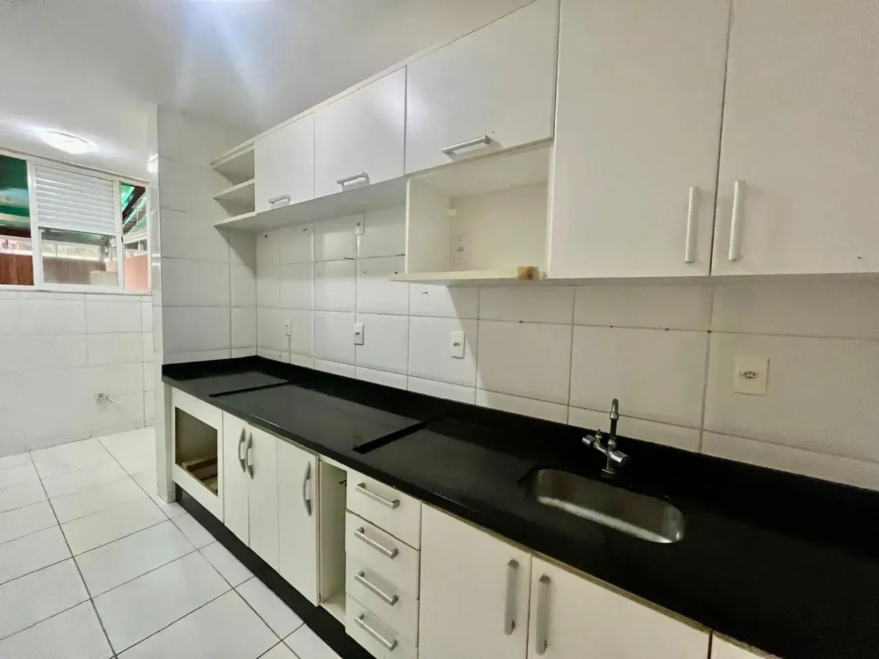 Vendo apartamento com 2 quartos e área privatica no Alto da Glória