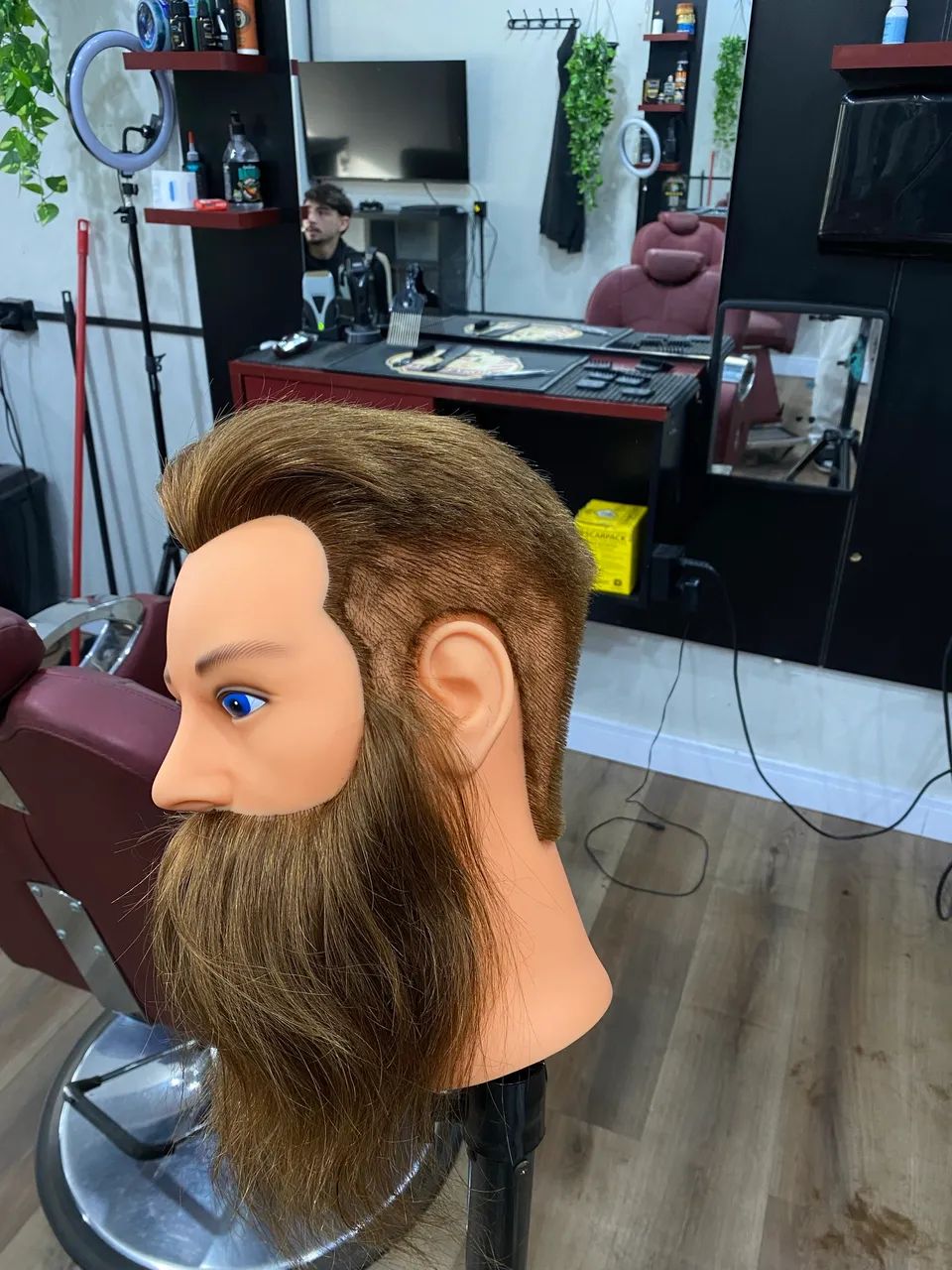 Barbeiro iniciante, corte de graça  - Foto 2
