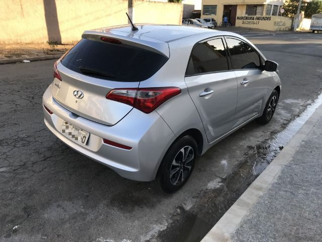 HB-20 Hatch 1.0 12V Confort Flex 2017 - Foto 10