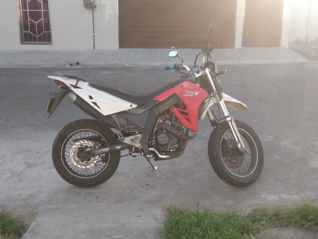 MOTO ESPORTIVA KASINSKI