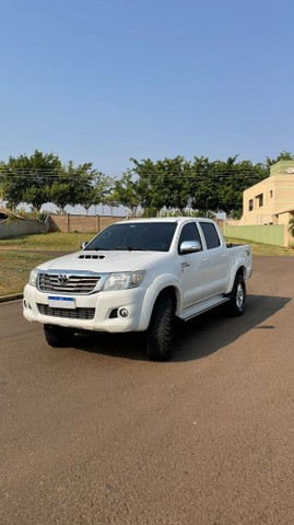 TOYOTA HILUX DIESEL 4X4 2015