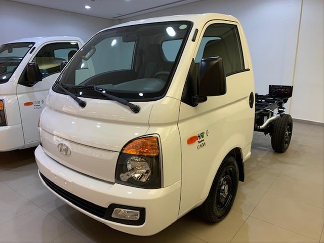 HYUNDAI HR 2.5 LONGO SEM CAÇAMBA 4X2 16V 130CV TUR