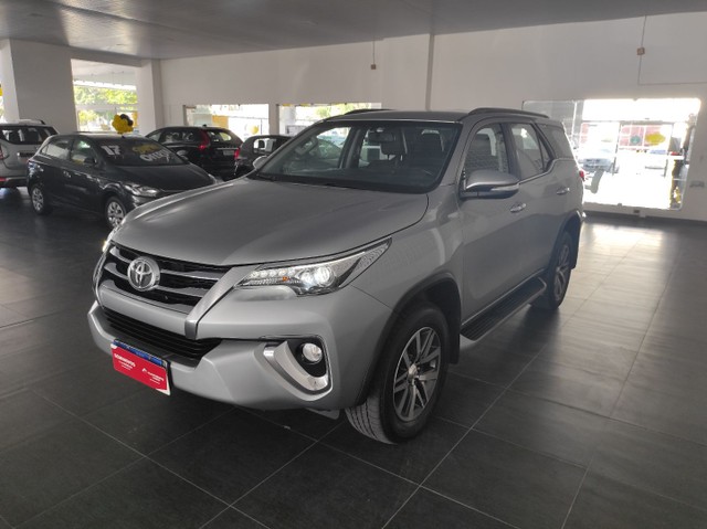 TOYOTA SW4 TOP DE LINHA 7 LUGARES 16/17