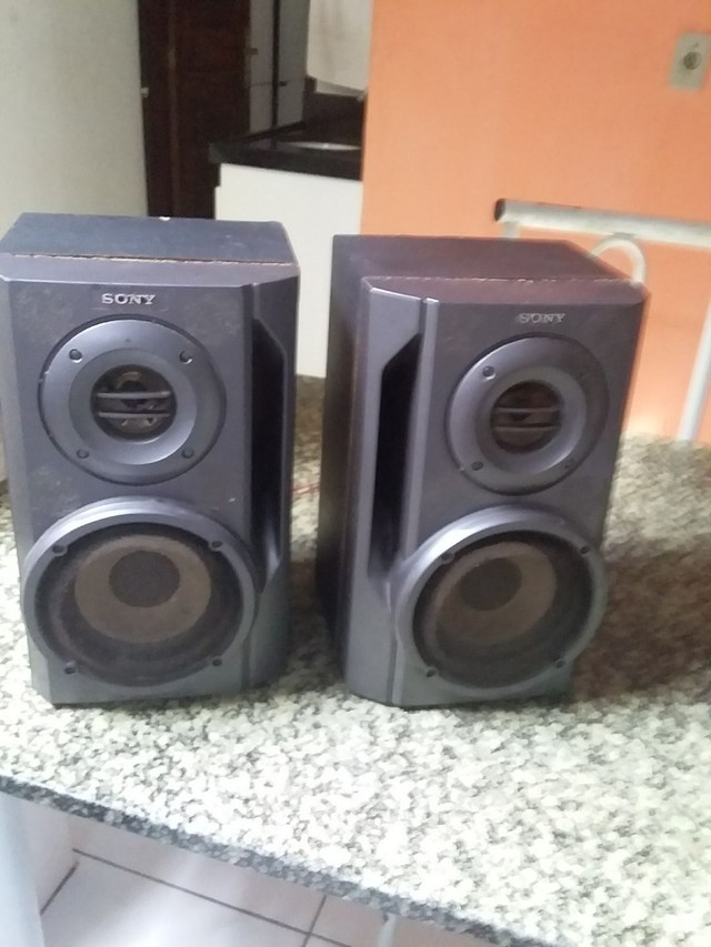 2 caixas de som marca Sony toda em ordem