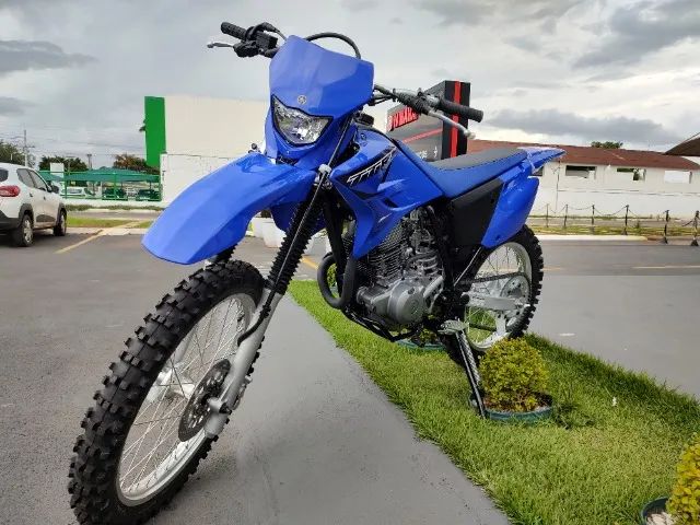 Guararema Off Road: aceleramos a Yamaha TT-R 230 na terra