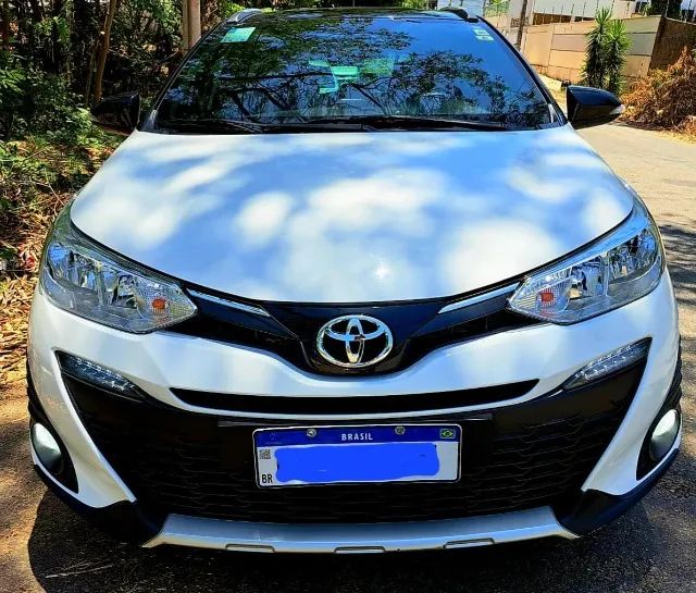Vendo Toyota Yaris XWay 1,5. Automático. 2019/2020. Cor biton (branco/back piano).