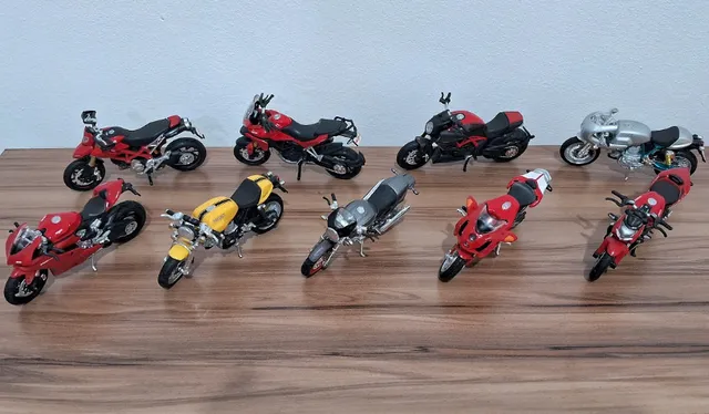 Quadriciclo Fourtrax Motinha De Brinquedo Miniatura Infantil