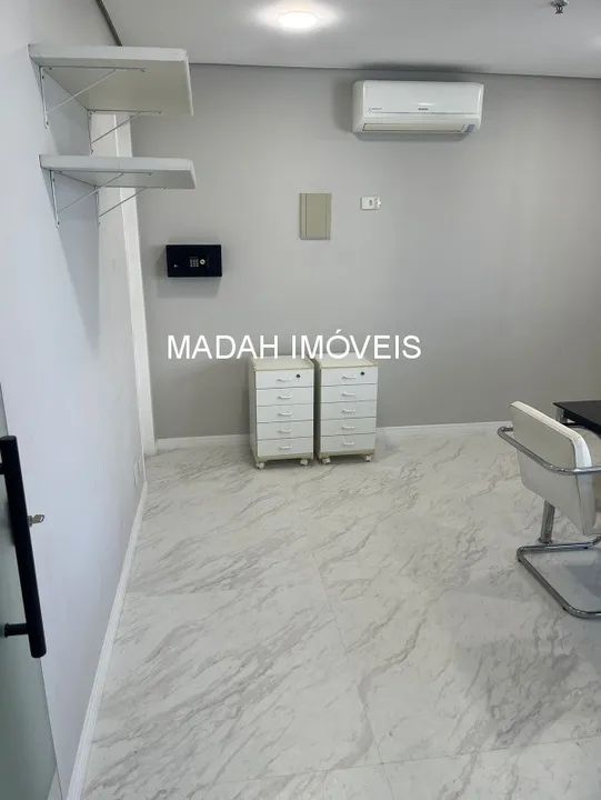 Procurando o local perfeito para o seu negócio? Este imóvel é ideal para você! Com uma loc - Foto 4