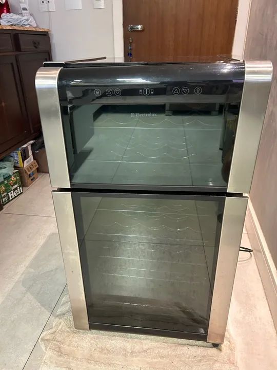 ADEGA ELECTROLUX - ACD28 - 127v - Foto 6