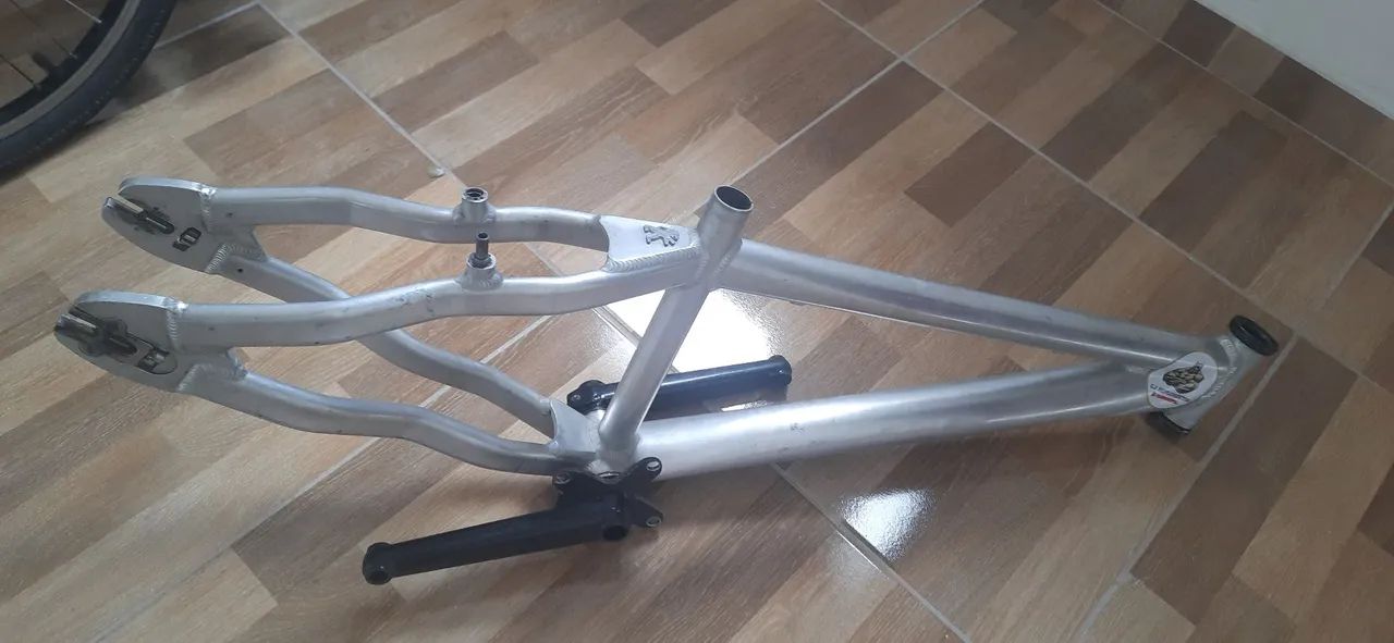 Quadro de Bike BMX ICB aro 24 + Pedivela DK 180mm