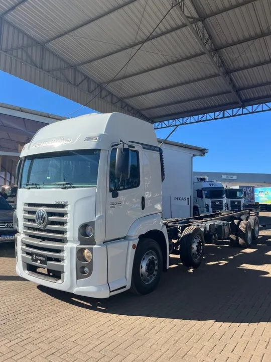 VW/ 30.330 CRC 8X2 - Foto 2