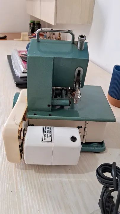 Maquina de Costura Overlock SS2-D