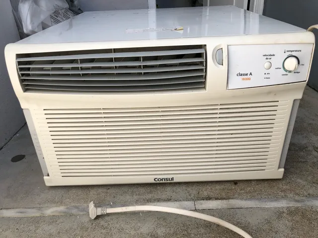 Ar condicionado de janela Consul 18.000 btus/220V