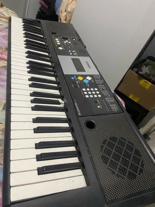 TECLADO YAMAHA PSR-E223 