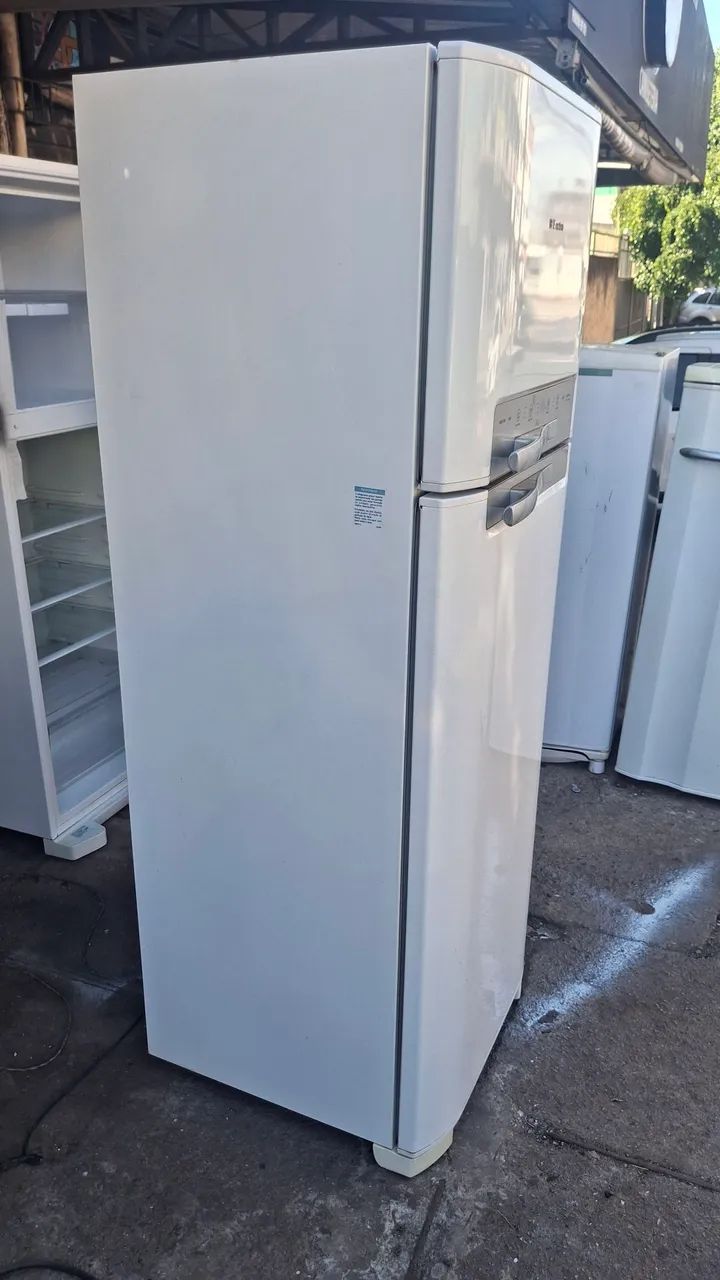 GELADEIRA ELECTROLUX DUPLEX FROST FREE SEMI-NOVA - Foto 3
