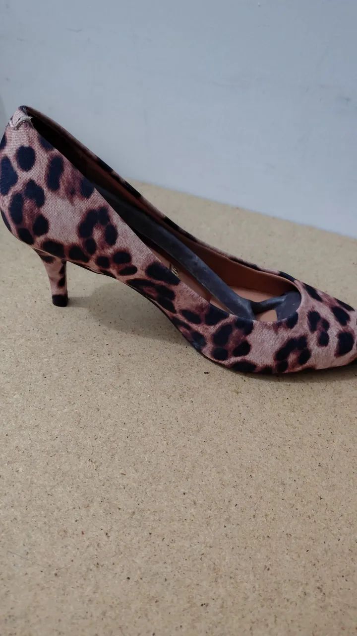 Scarpin oncinha 
