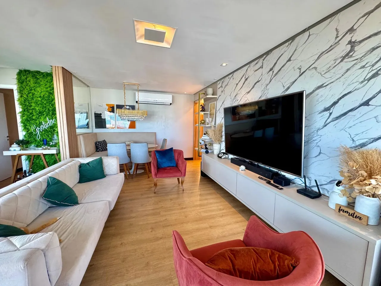 Cobertura para venda ou Aluguel, Nascente, 130m², 02 suítes, 02 vagas soltas de garagem.