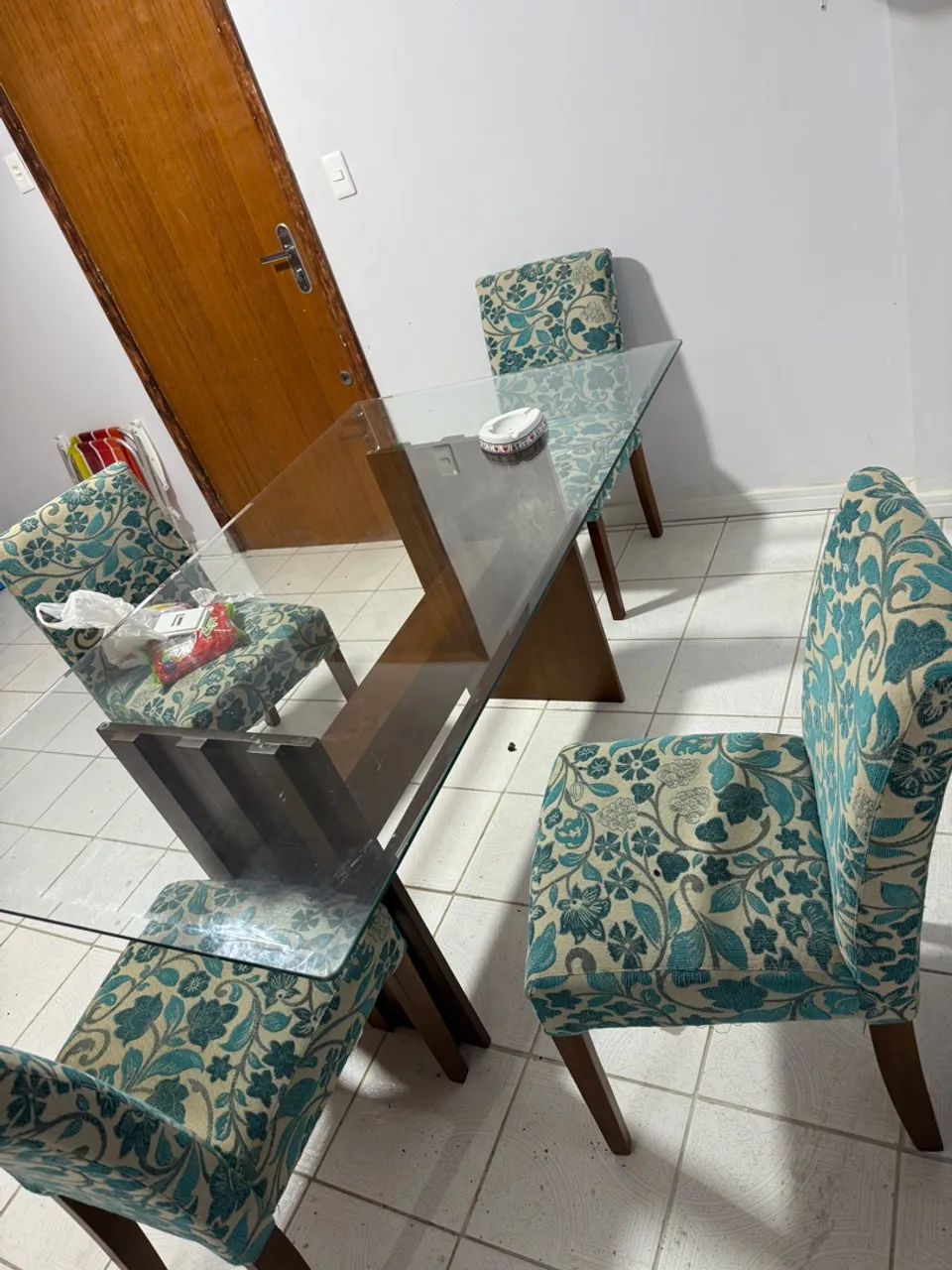Mesa de Vidro com 6 Cadeiras NOVAS NUNCA USADA