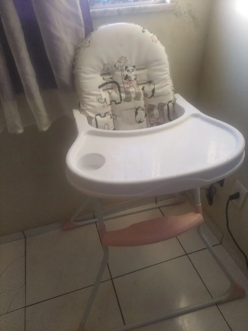 Cadeira de alimentacao infantil