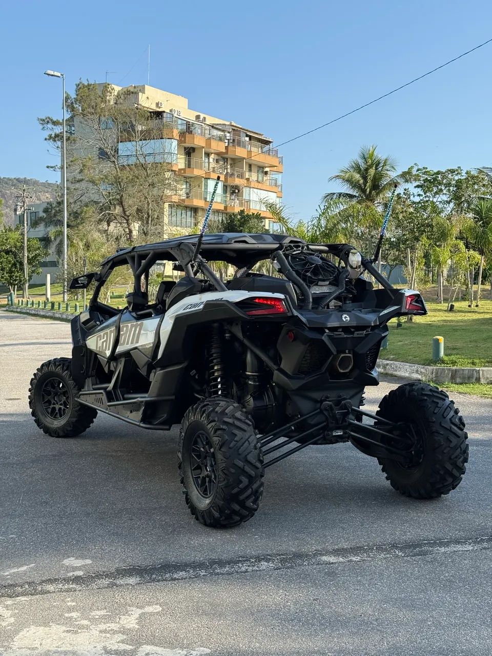 UTV Can Am Maverick X3 Max 2023 4 lugares 2mil km apenas  - Foto 2