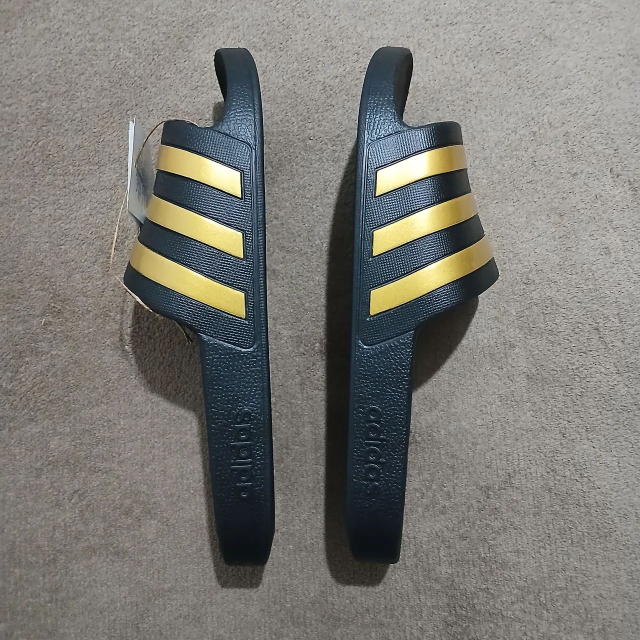 Chinelo Adidas Adilette - 42/43 - Foto 4