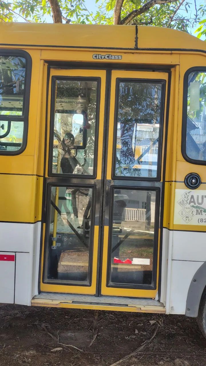 Vendo micro ônibus Iveco city class 2012/2013. - Foto 2